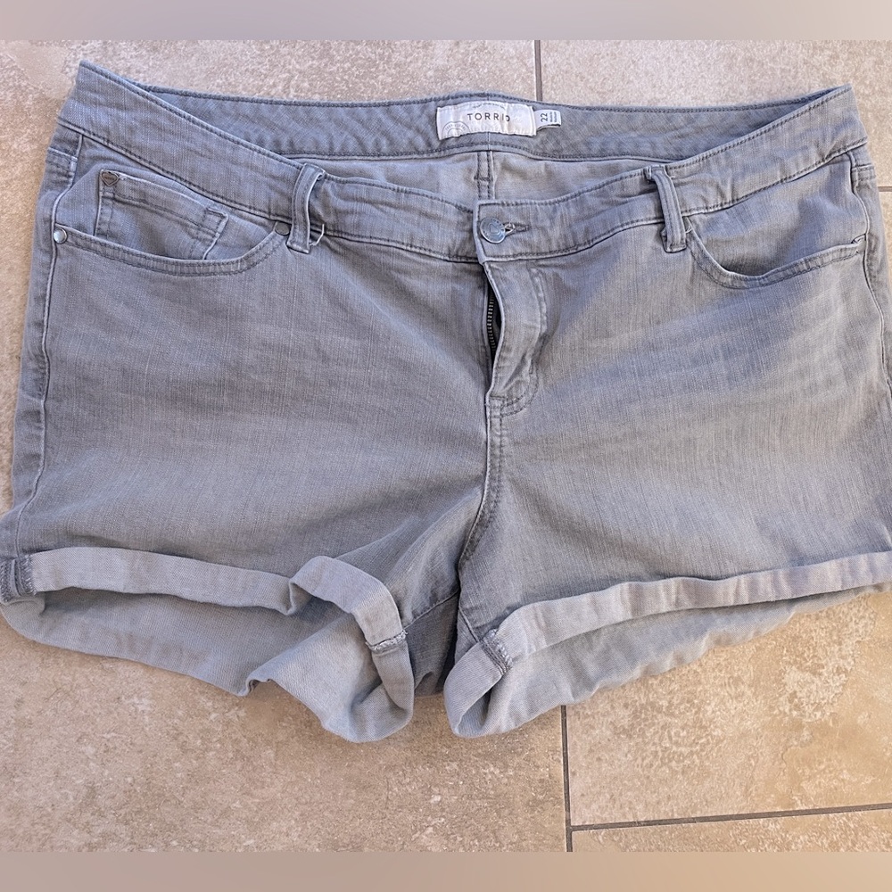 TORRID Size 22 Jean shorts